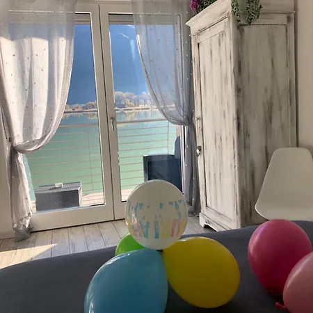 לינה וארוחת בוקר Adeline