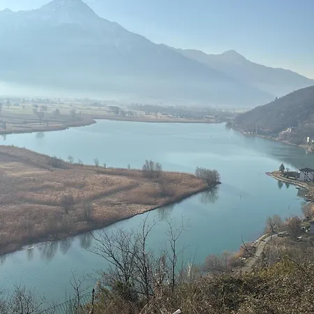 Adeline לינה וארוחת בוקר